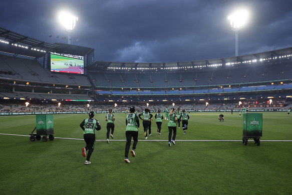 Annabel Sutherland leads out the Melbourne Stars on Saturday night.