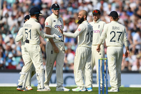 England’s Test team must be committed if they are to win the Ashes in Australia.