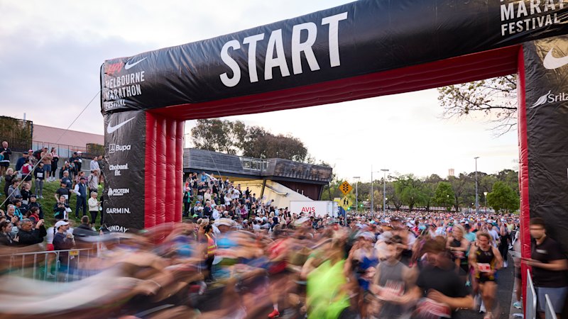Melbourne Marathon LIVE: Legendary Kenyan Eliud Kipchoge and women’s record holder Sinead Diver lead elite race day field