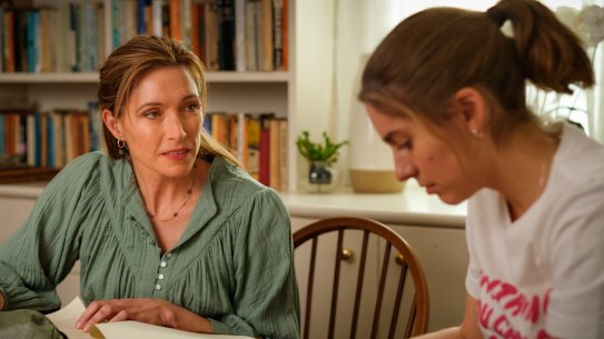 Claudia Karvan and Nathalie Morris in Bump.