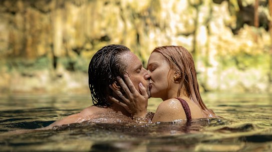 Martin Henderson as Jack Sheridan and Alexandra Breckenridge as Melinda Monroe in the new season of Virgin River.