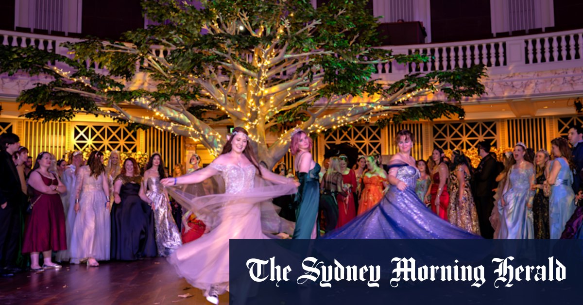 No fairytale: How an online fantasy community sold out City Hall