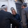 Jacinta Allan visiting the East Melbourne Synagogue.