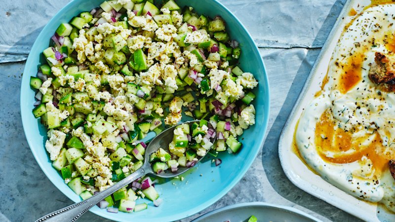 Adam Liaw predstavlja solato iz kumar, fete in jabolk