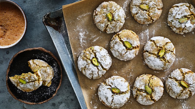 Pistachio amaretti