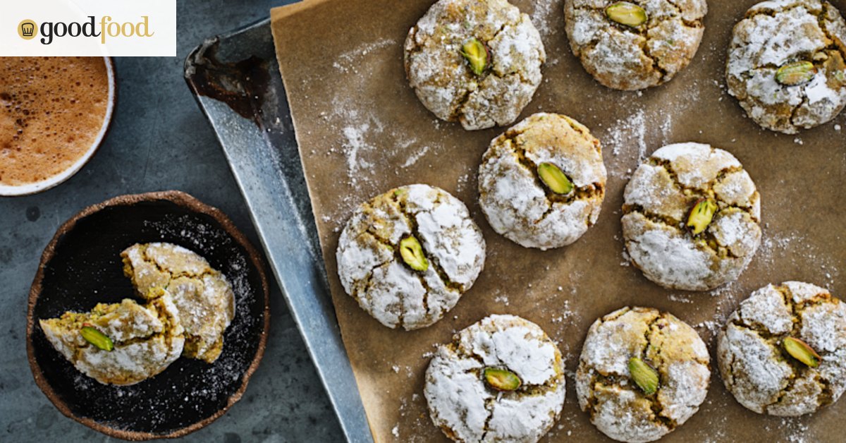 Pistachio amaretti