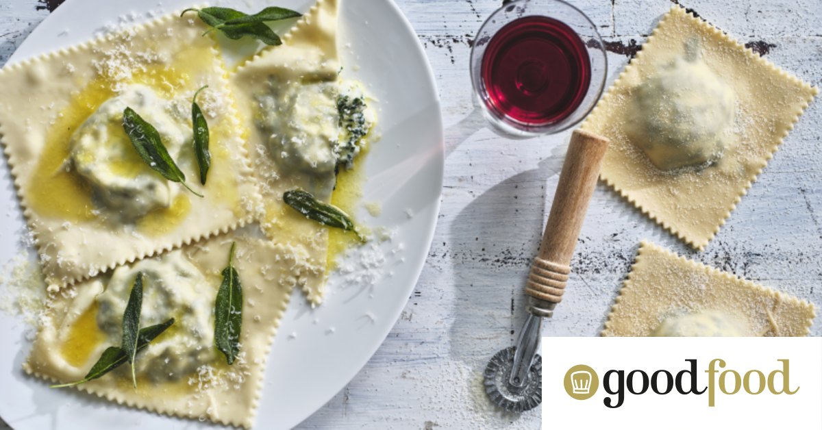Tortelli maremmani: Spinach and cheese raviloi recipe