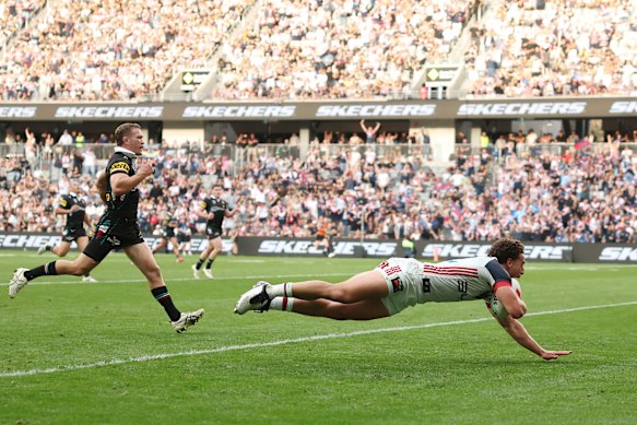 Mark Nawaqanitawase scored to put the Roosters ahead. 
