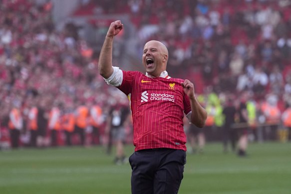 Liverpool’s manager Arne Slot celebrates.