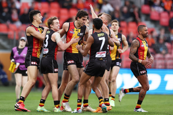 The Saints celebrate a goal.