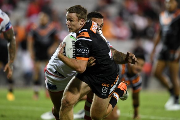 Billy Walters has taken up an option in his favour at Wests Tigers for 2021.