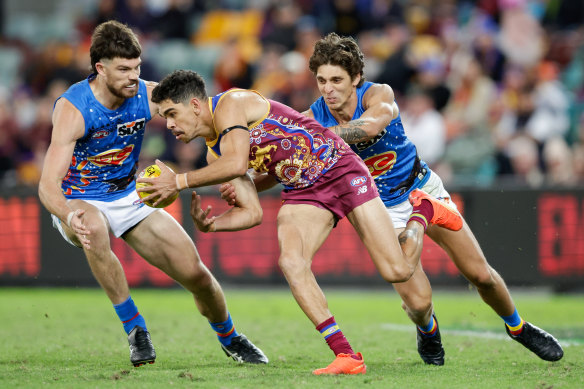 Charlie Cameron on th emove. 