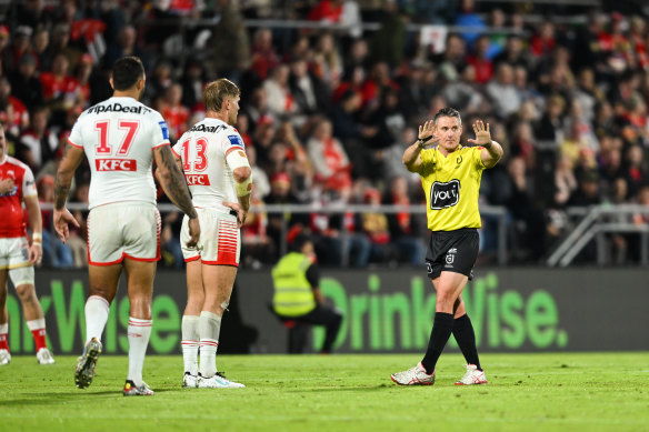 Dragons skipper Jack de Belin is sent to the sin bin.