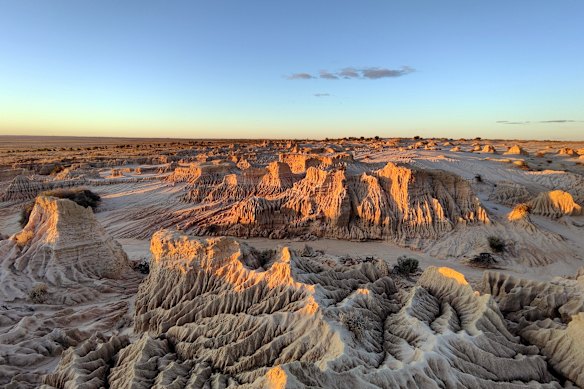 Willandra Lakes’ Lake Mungo