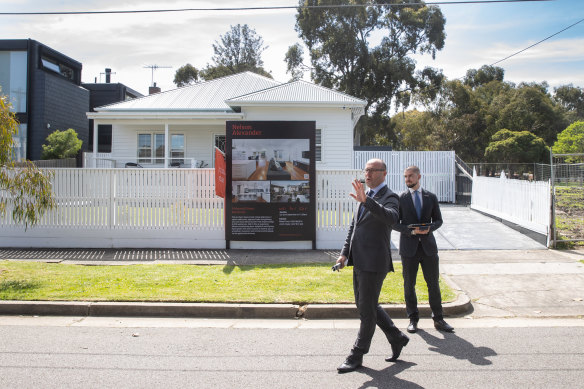 Robert Enes auctions 9 Maxwell Street, Northcote. 