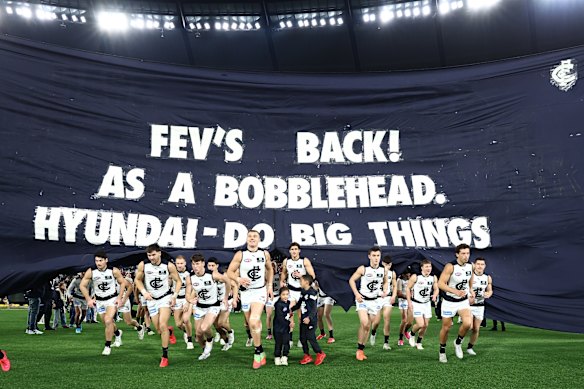 Carlton’s banner.