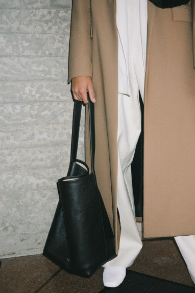 Handbag that clearance fits laptop