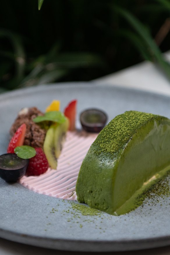 Matcha karesanui dessert.