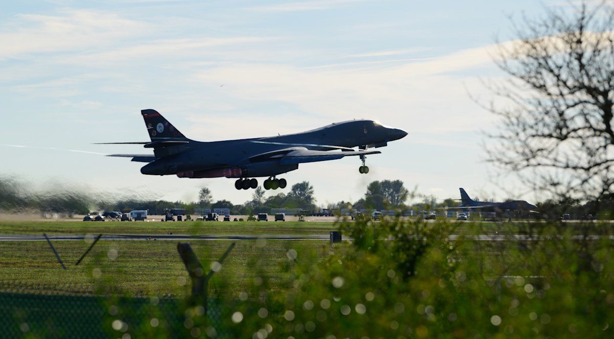 US pulls long-range bombers out of UK after alleged ‘terror plot ...