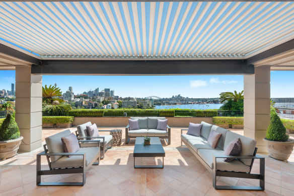 The Darling Point apartment purchased this week by Lord Michael Glendonbrook last traded new in 1998 for $5 million.