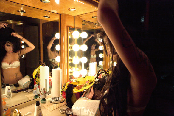 Amy Winehouse in her trailer at Coachella, 2007