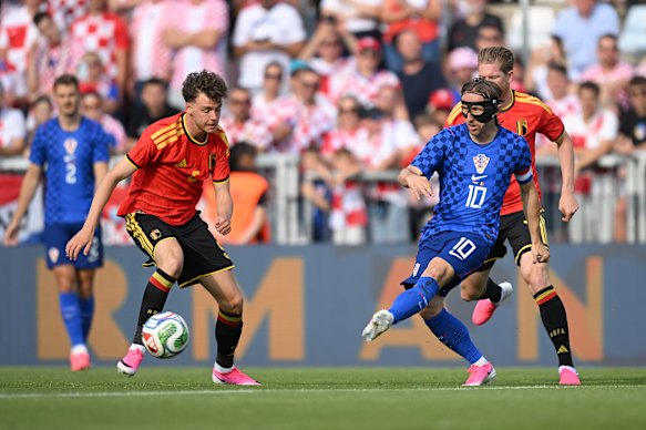Luka Modric, retratado em ação no amistoso de junho contra a Bélgica, ainda é o líder criativo da Croácia aos 40 anos.