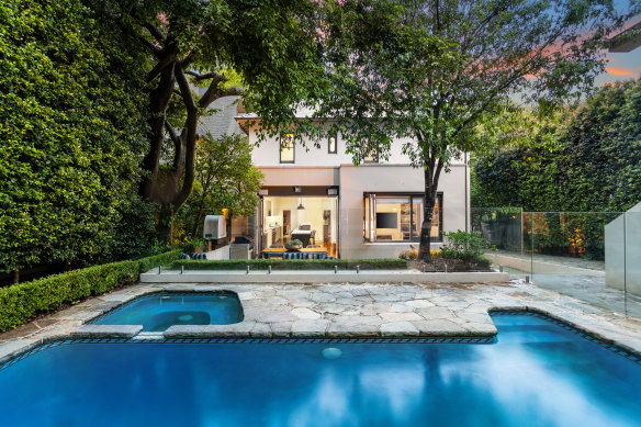 The Rosemont Avenue residence was first listed by David Klinger in 2019.