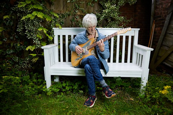 Once described as “the best guitarist in the world”, Reilly’s signature sound blends jazz, classical and flamenco.