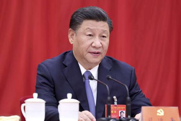 The danger for Chinese President Xi Jinping is that smashing investor faith in government guarantees triggers precisely the kind of crisis he’s trying to avoid.