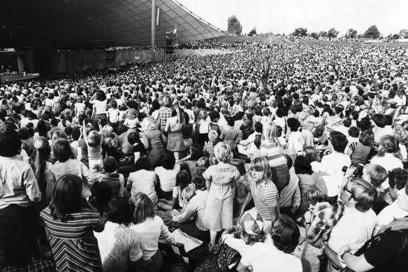 Crowds flocked to the Sidney Myer Music Bowl to watch ABBA in 1977. 