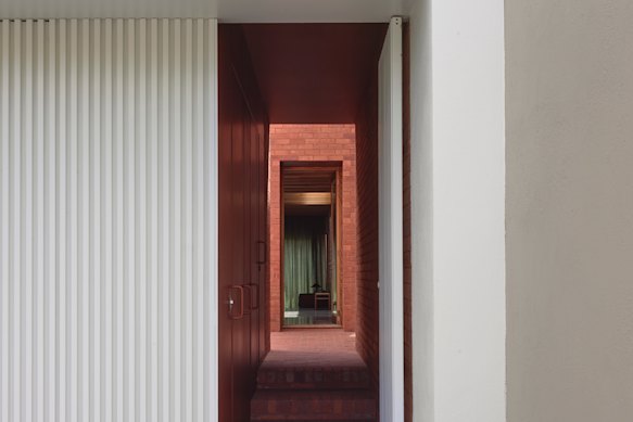 You can see though each of the spaces, from the kitchen bench to the street.