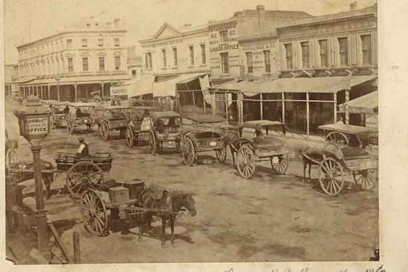 Bourke Street in 1860, looking towards Swanston Street, where the mall is today.