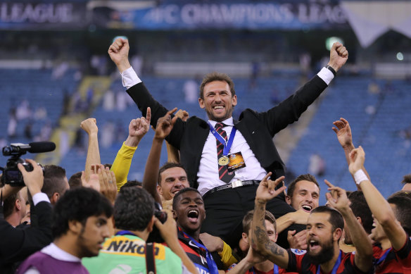 Tony Popovic celebrates the Wanderers’ 2014 AFC Champions League win.