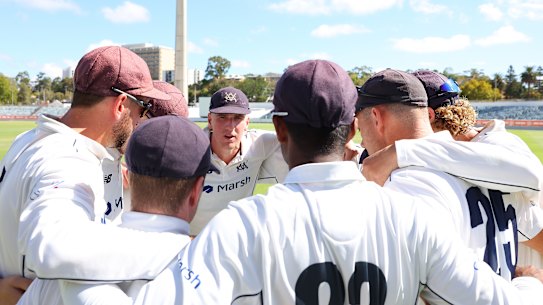 Will Sutherland addresses his Victorian teammates.