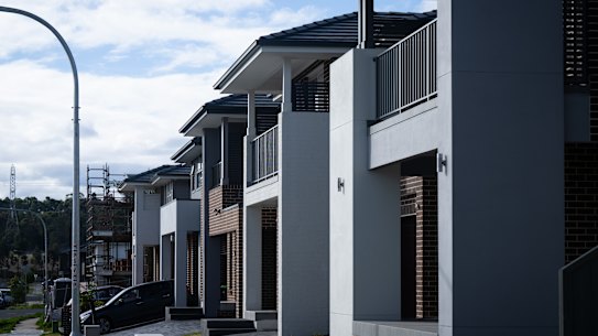 Australian houses will face greater threats from climate change that will require changes to planning and construction, the Productivity Commission has warned.