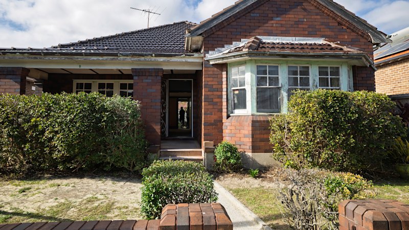Family consider knocking down $2.5m Rosebery relic after auction win