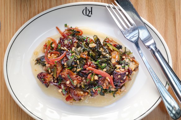Jerusalem artichoke, ruby grapefruit, freekeh and pickled onion.
