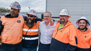 Prime Minister Anthony Albanese with CFMEU workers at Thursday’s North East Link announcement. 