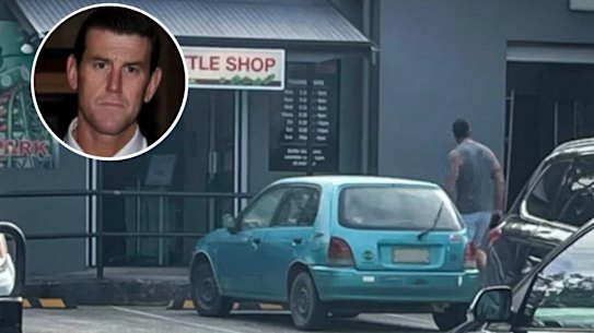 A photo, confirmed to be of Ben Roberts-Smith (and inset), shows him visiting a bottle shop at Suffolk Park near Byron Bay.