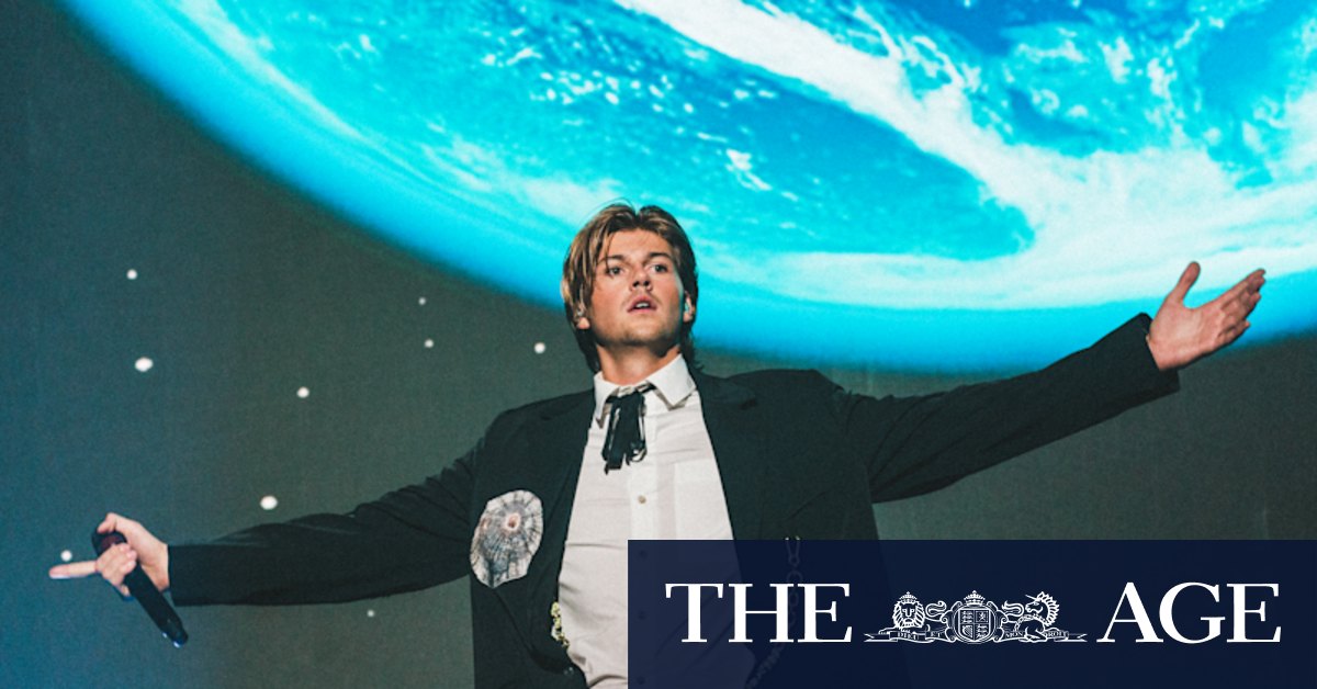 Ruel Melbourne show review: Singer delights fans at Margaret Court Arena - Vimarsana News