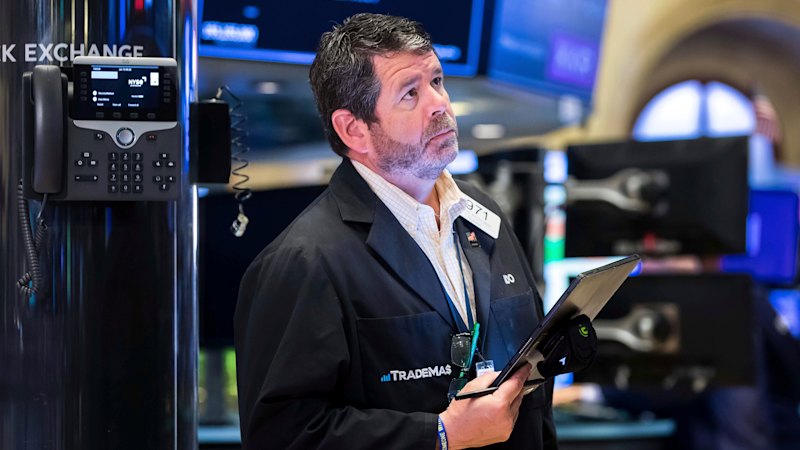 ASX hits higher note; mining stocks up; banks, insurers sold off