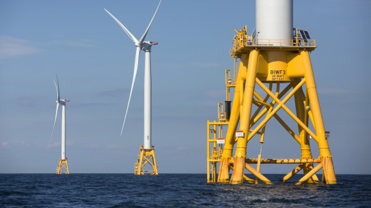 The federal government is seeking to legalise the offshore wind industry in Commonwealth waters. 