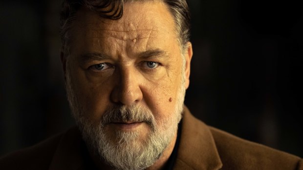 How Russell Crowe roped in his mates (and their luxury cars) to save a movie