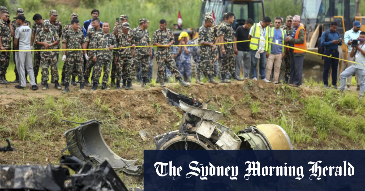 Un avion nepalez alunecă de pe pistă și ia foc în Kathmandu, ucigând cel puțin 18 persoane
