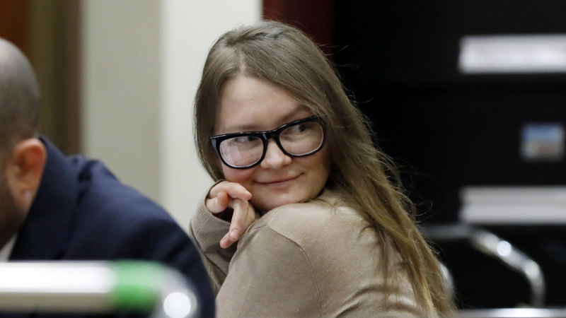 Sahte sosyetik Anna Sorokin'in ilk ev hapsi gecesi