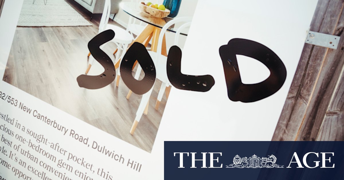 Australian Borrowers: Saving Rate Jumps Despite Interest Rate Cuts