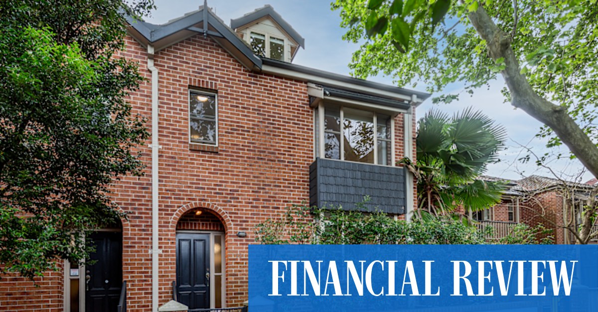Sydney house prices: 'Lipstick renovation' gives Neutral Bay townhouse a $150,000 boost to help it sell for $1.9 million - Vimarsana News