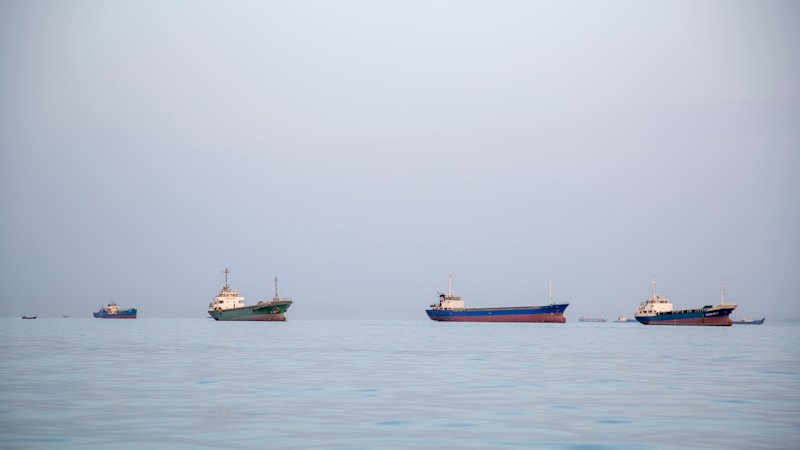 Trump orders navy to ‘shoot and kill’ mine-laying boats in Strait of Hormuz