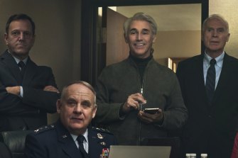 Mark Rylance as Peter Isherwell (centre, wearing a zip-up jacket) in Don’t Look Up.