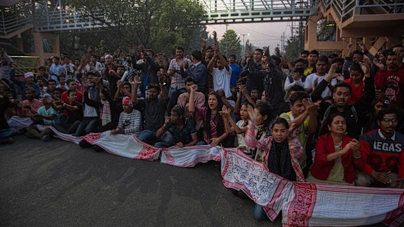 Thousands protested in Assam state against legislation that would grant citizenship to non-Muslims who migrated from neighbouring countries. 